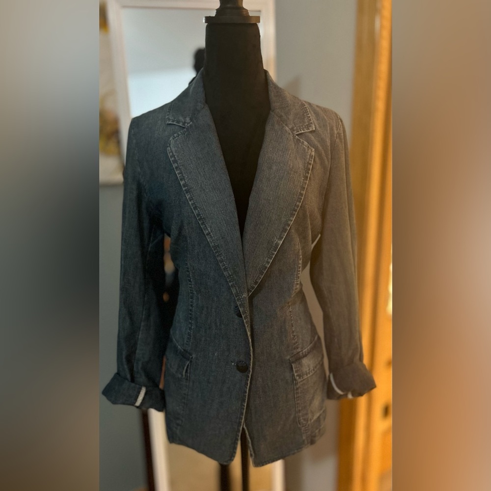 JJILL LIGHT TENCEL DENIM JACKET
